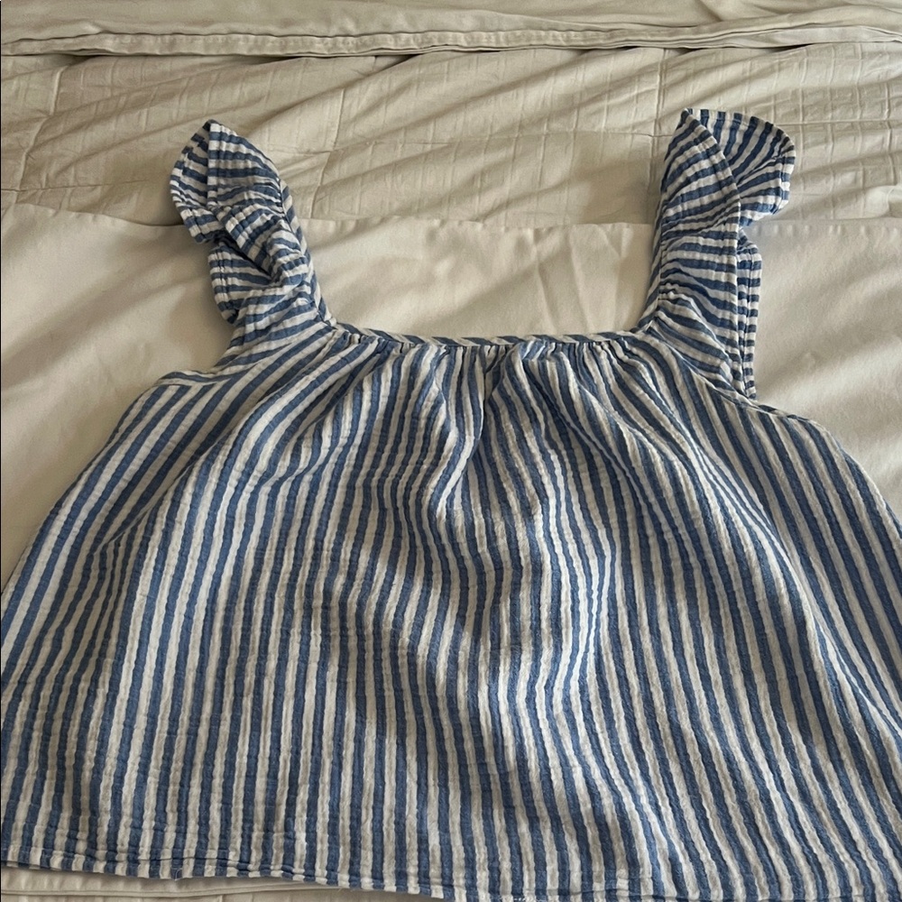 Vineyard Vines Blue and White Striped Top M